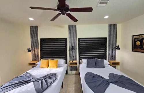 Woodlake - Briar Meadow House | Galleria Getaway Private Pool Sleeps Up to 10