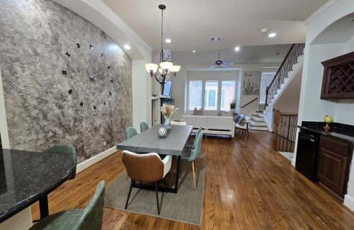 Woodlake - Briar Meadow House | Galleria Getaway Private Pool Sleeps Up to 10