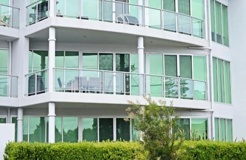 Victor Harbor Apartment | Gallery 7 - Town Centre - Wi-Fi - Linen Included