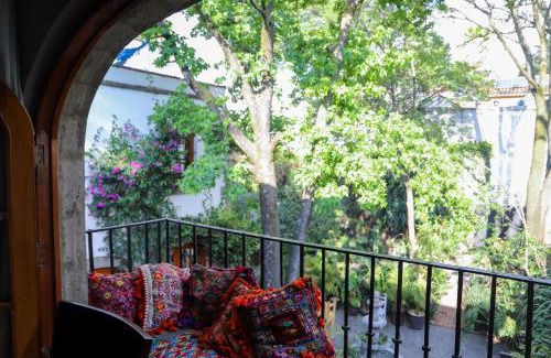 Altavista Bed & Breakfast | Gallery and Boutique BNB in San Angel Inn