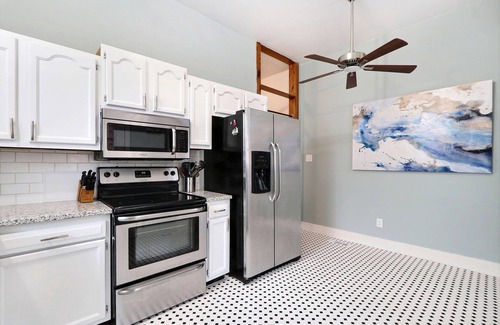 Beach Institute Apartment | Gallery Stays - Low Country
