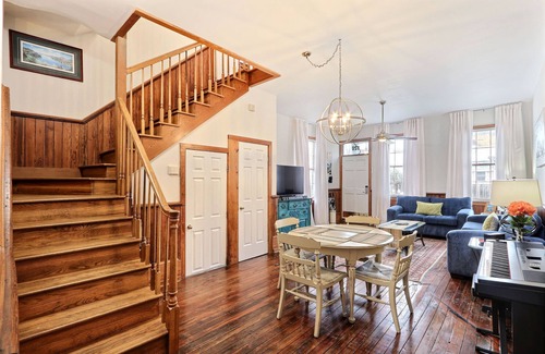 Beach Institute Apartment | Gallery Stays - Low Country