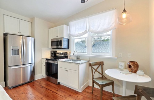 Beach Institute Apartment | Gallery Stays - Parkside Loft