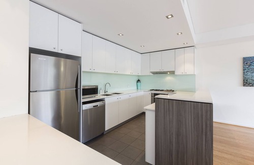 Fremantle Apartment | Gallery Suites - 3 Bedrooms with Outdoor Pool