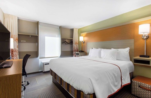 Columbia Hotel | Gallus Stadium Park Inn, an Ascend Collection Hotel