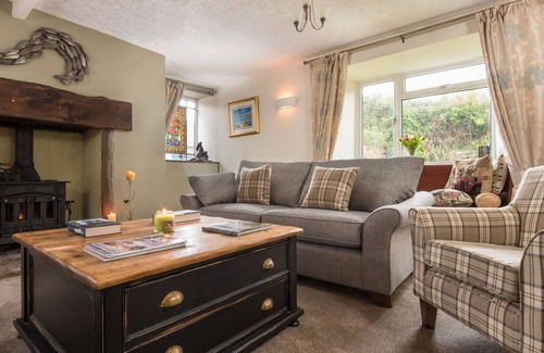Galmpton House | Galmpton Farmhouse - Four Bedroom House, Sleeps 8