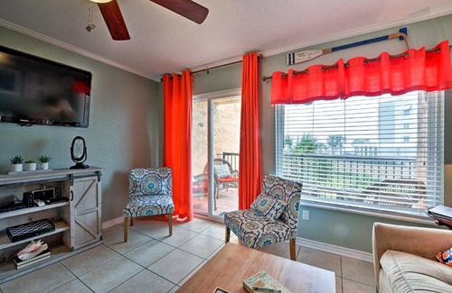 Galveston Apartment | Galveston Getaway with Pool Access Steps from Beach