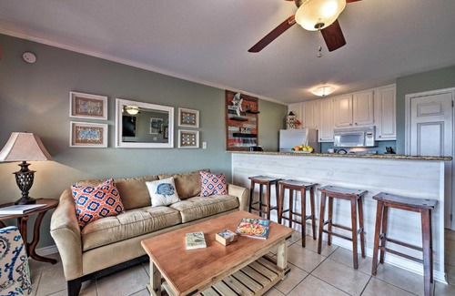 Galveston Apartment | Galveston Getaway with Pool Access Steps from Beach