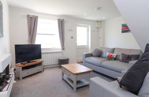 Garn Fadryn House | Galwad Y Môr