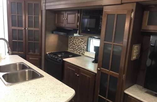 Auburn House | Game Day- Parent Weekend- RV for rent minutes from Auburn University.