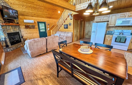 Piney Creek Cabin | Game Nights Are Back - Smart TV, Games, & Cozy Spaces to Gather @ Logged Out