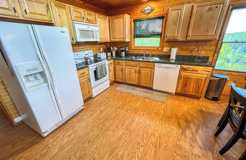 Piney Creek Cabin | Game Nights Are Back - Smart TV, Games, & Cozy Spaces to Gather @ Logged Out