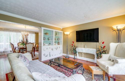 Gainesville House | Game Room and Pond Spacious Gainesville Getaway!