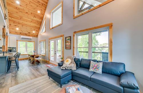 New Concord House | Game Room and Screened Porch Kentucky Lake Retreat!