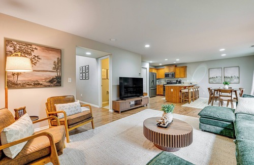 Tumwater House | Game Room & Deck: Family-Friendly Tumwater Gem