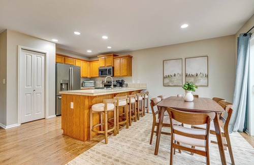 Tumwater House | Game Room & Deck: Family-Friendly Tumwater Gem