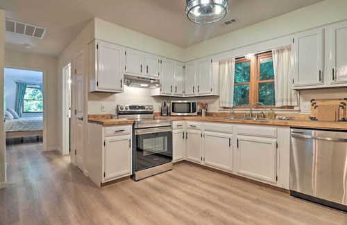 Weaverville House | Game Room + Fire Pit: Weaverville Family Home!