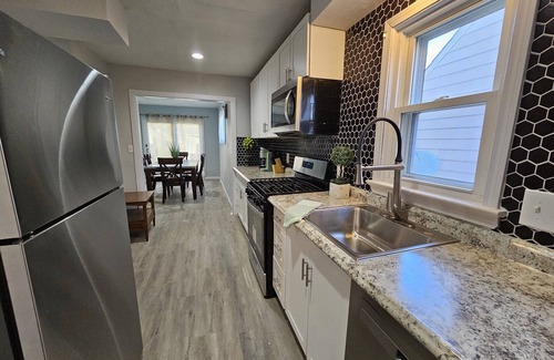 Cleveland House | Game room. FULLY fenced. Safe and quiet neighborhood