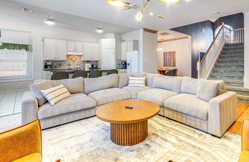 South Arlington House | Game Room, Hot Tub & Pool! Grand Prairie Getaway