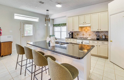 South Arlington House | Game Room, Hot Tub & Pool! Grand Prairie Getaway