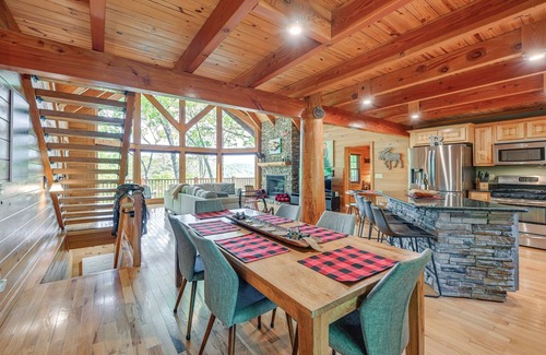 Franklin Cabin | Game Room, Hot Tub & Decks: Scenic Franklin Cabin