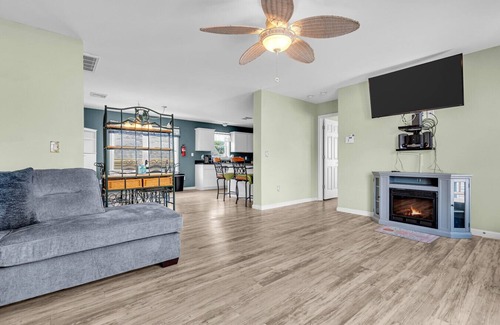 Ocean Gate House | Game Room, Kayaks, Steps to the Ocean!