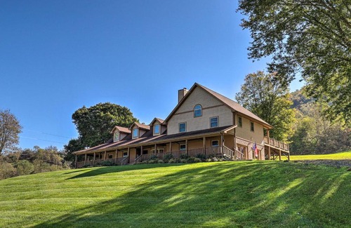 Burnsville House | Game Room, Theater and Deck Burnsville Cabin!