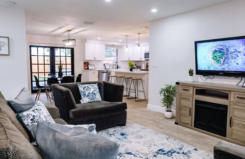 Northlakes Apartment | Game Room & Yard Cozy, Family-Friendly Stay