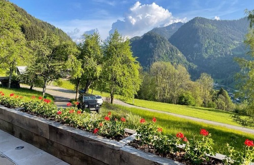Saint-Jean-dʼAulps Ski Chalet | Gamelbarn is a beautiful luxury chalet with hot tub and stunning mountain views