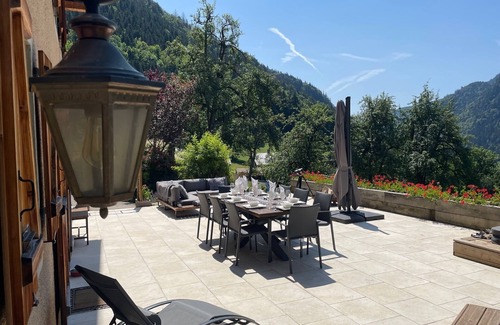 Saint-Jean-dʼAulps Ski Chalet | Gamelbarn is a beautiful luxury chalet with hot tub and stunning mountain views