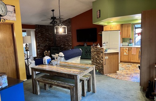 Pine Mountain Club House | Gamer's Paradise. Adventure Arcade. Family fun. nCentral AC/Netflix