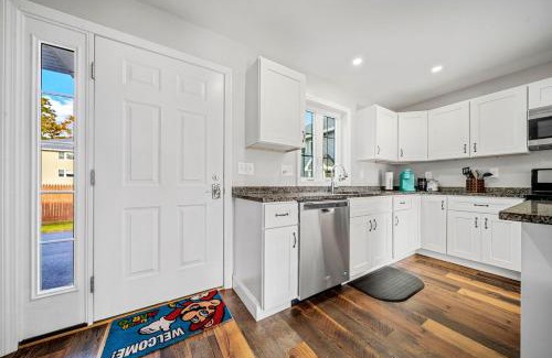 Old Orchard Beach Apartment | Gaming Retreat in Old Orchard Beach
