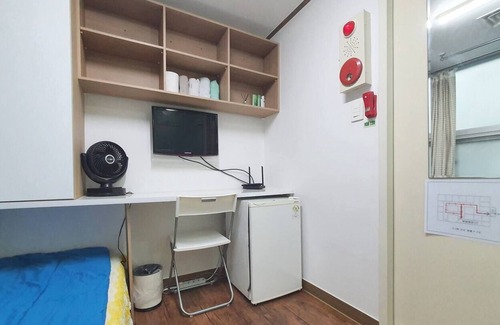 Sinsa-dong Apartment | Gangnam 2 min Apgujeong, Prvt Room&Bath, Woman