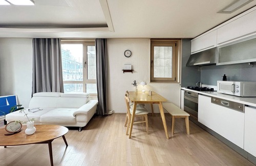 Yeoksam Apartment | Gangnam apartment 72m2 3bedrooms 2private bathrooms fully furnished apartment