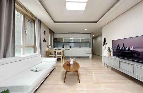 Yeoksam Apartment | Gangnam apartment 72m2 3bedrooms 2private bathrooms fully furnished apartment
