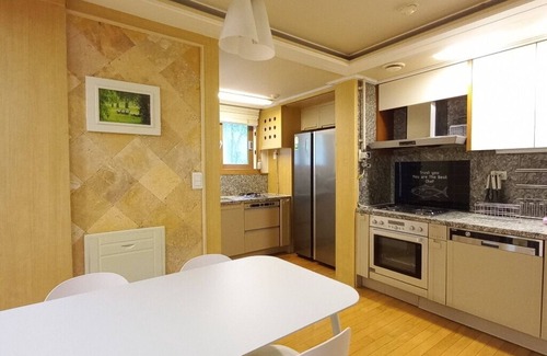 Banpo-dong Apartment | ★Gangnam Premium apartment★3Bdr+2Bath+Full option