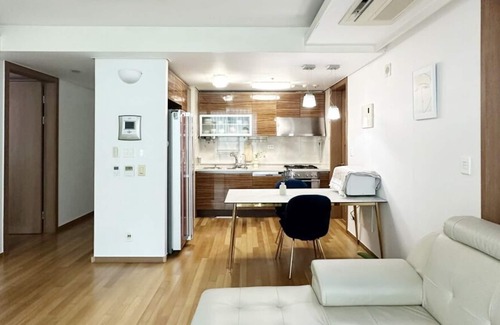 Yeoksam Apartment | ★Gangnam Station 2minutes★ 3Bdr+2Bath+Full Options