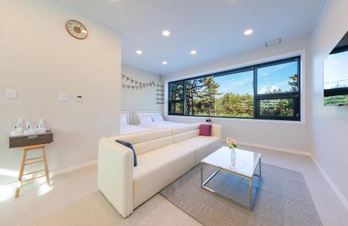 Gangneung Villa | Gangneung joeungot poolvilla