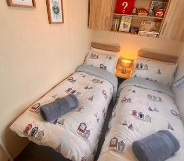 Looe Other | Gannets Rest - Spacious Static Caravan with Sea Views