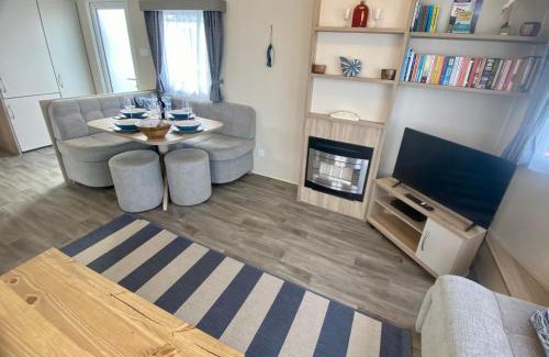 Looe Other | Gannets Rest - Spacious Static Caravan with Sea Views