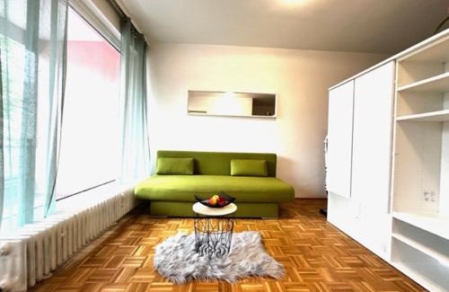 Klagenfurt am Woerthersee Apartment | Ganze Ferienwohnung in Top Lage mit Loggia