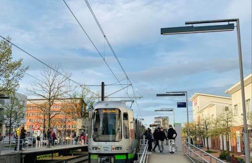 Kirchrode-Bemerode-Wulferode House | Ganzes Haus an der Messe und nur 15 Minuten zum Zentrum Hannover - including parking - komplett ausgestattet - 3 Schlafräume - CITY HOUSE at Fair Trade - only 15 Min to Centre Hannover - 3 bed rooms - highWLAN - with working places and garden