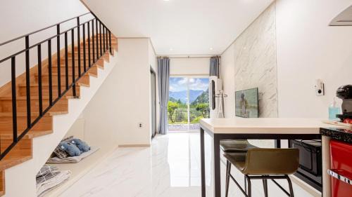 Oeseo House | Gapyeong Gamseong216 Poolvilla Pension