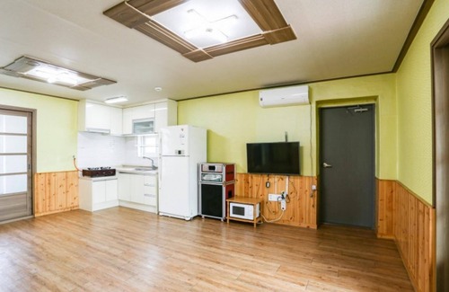 Oeseo House | Gapyeong Sagyejeol Pension
