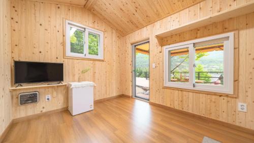 Seorak House | Gapyeong Yumyeongsan Gomone pet Camping