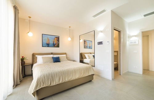 Peschiera del Garda House | Garda Room