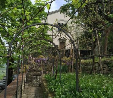 Montefioralle Apartment | Garden Apartment
