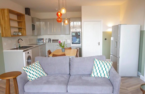 Winchester Apartment | Garden Apartment. Modern, stylish apartment with private garden
