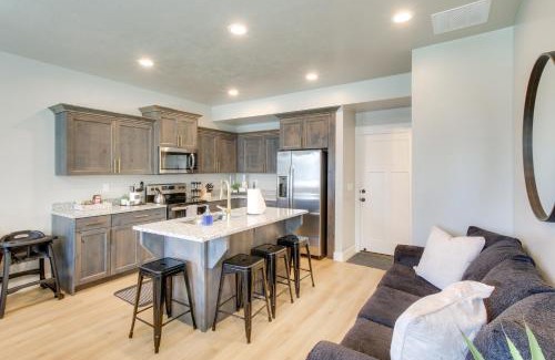Garden City House | Garden City Townhome, Close to Parks and Downtown!