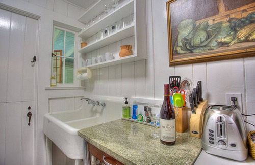 Laurel Park Cottage | Garden Cottage, 1940's Updated Vacation Cottage, Awesome Carolina Room!